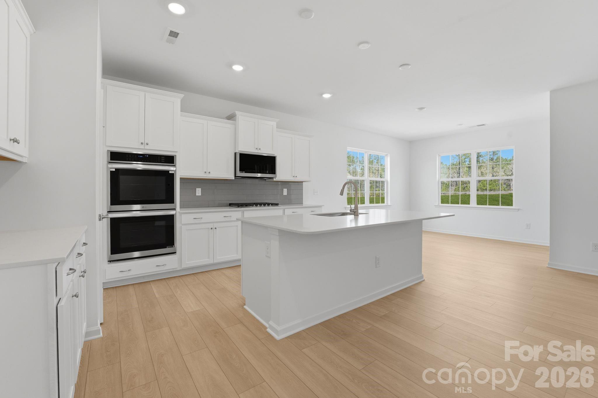 Roselyn - Residential