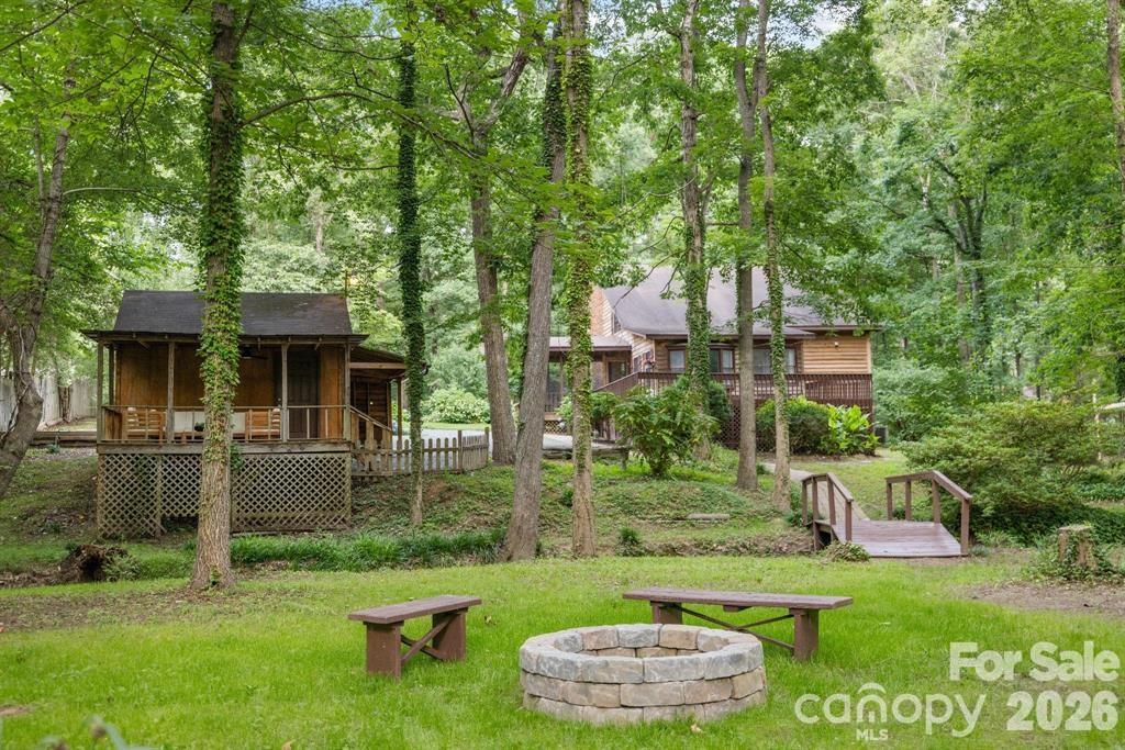 715 White Oaks Circle