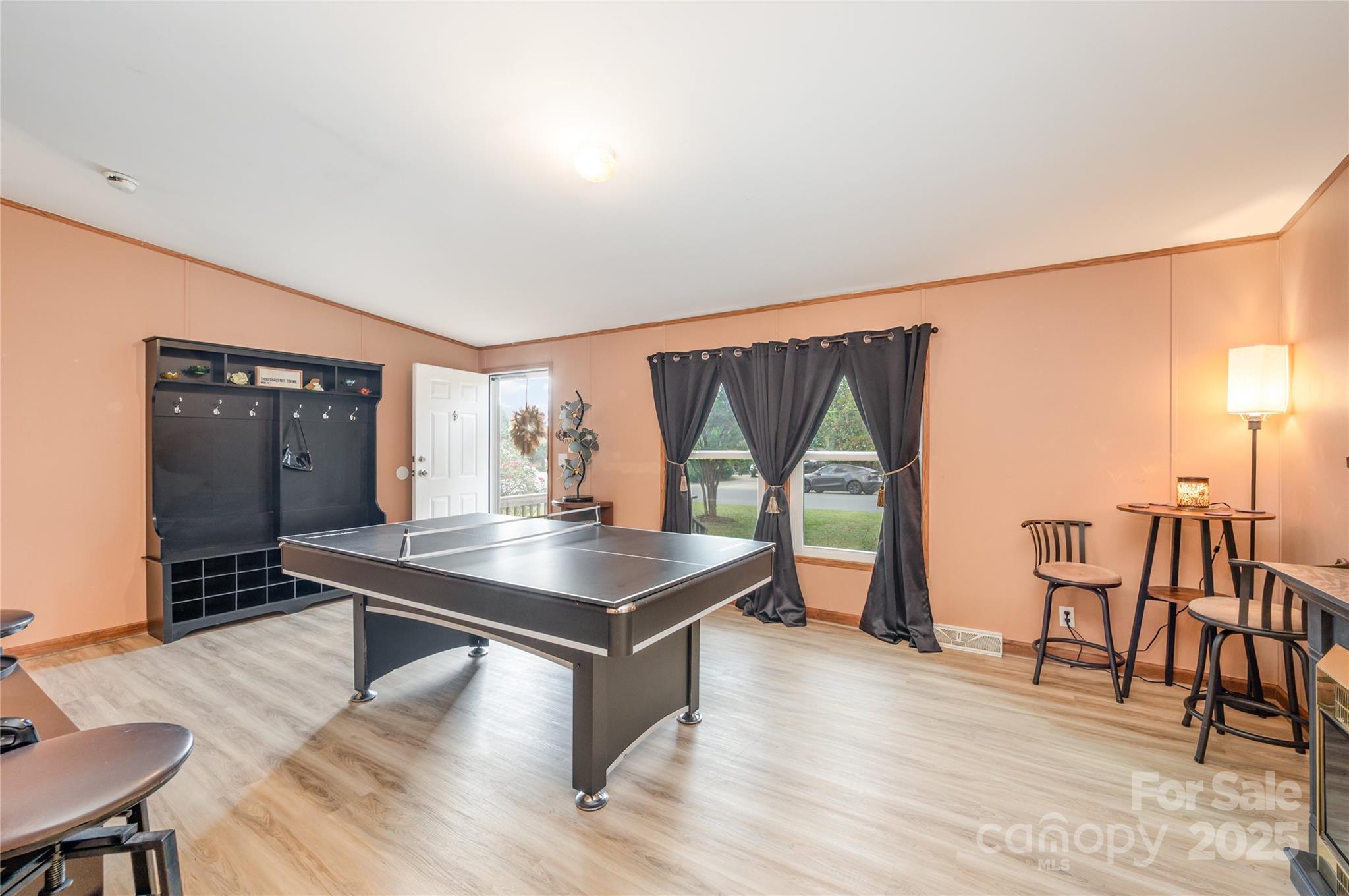 1147 PepperTree Drive