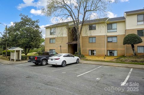 4816 Spring Lake Drive Charlotte NC 28212