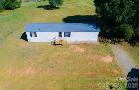 Photo of 1341 Freedom Lane, Newton, NC 28658 (MLS # 4400142)