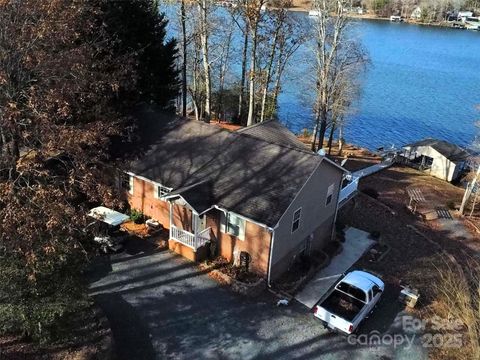 146 Fairfield Road Mount Gilead NC 27306