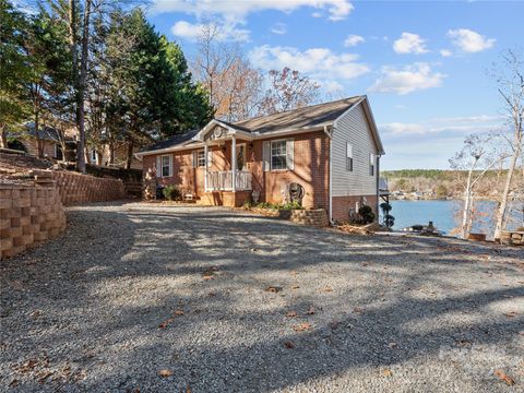 146 Fairfield Road Mount Gilead NC 27306