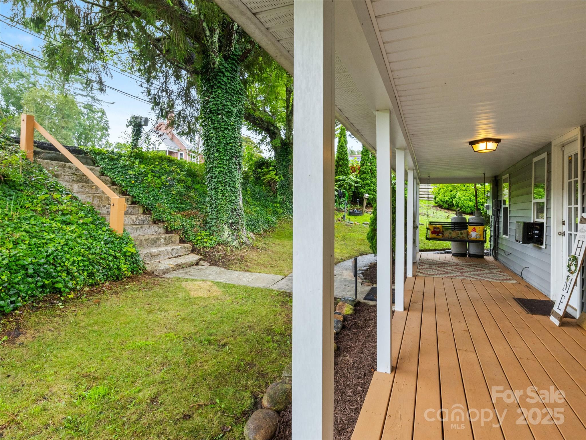 598 Summit Avenue
