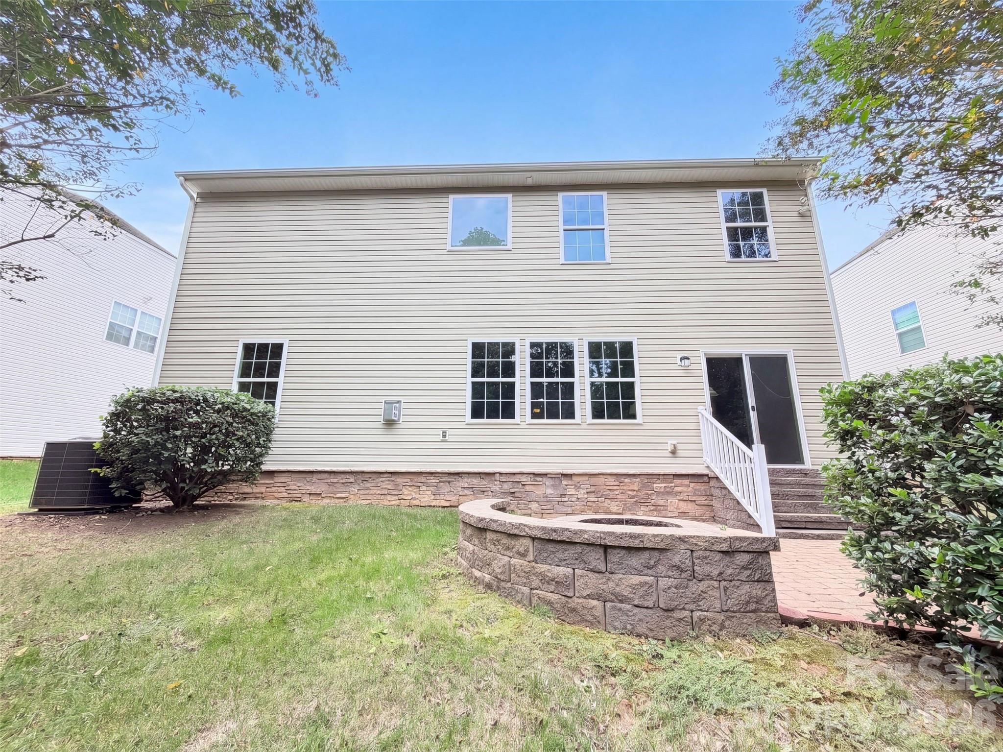 7230 Kinley Commons Lane