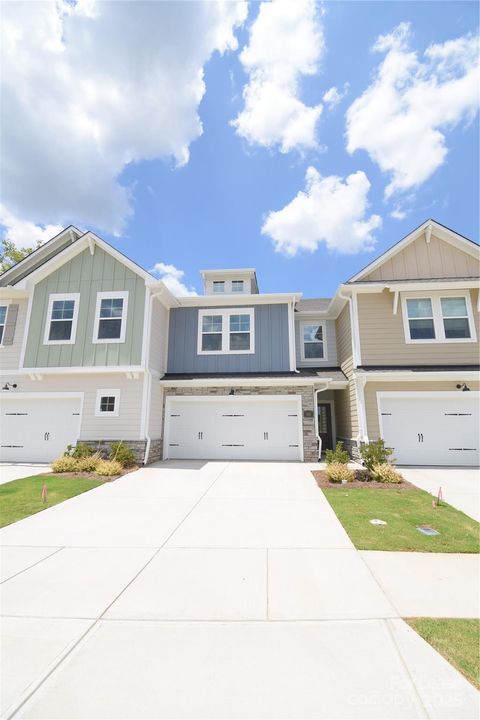 Photo of 113 Quartz Hill Way, Waxhaw, NC 28173 (MLS # 4317086) Photo of 113 Quartz Hill Way, Waxhaw, NC 28173 (MLS # 4317086)