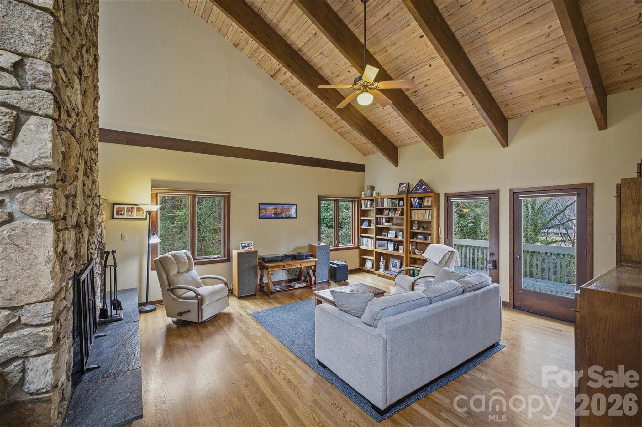 104 1/2 Woodbine Terrace