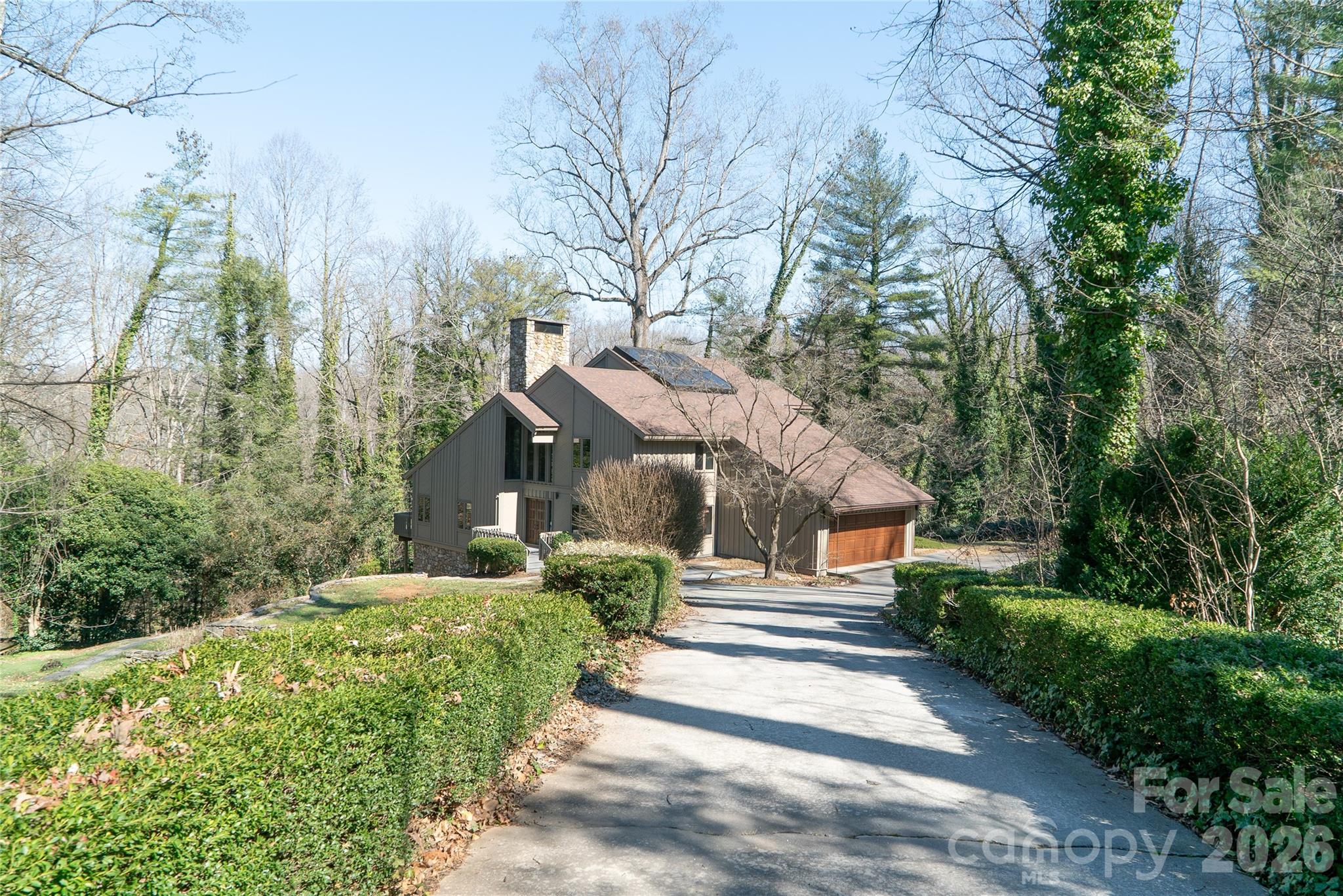 104 1/2 Woodbine Terrace