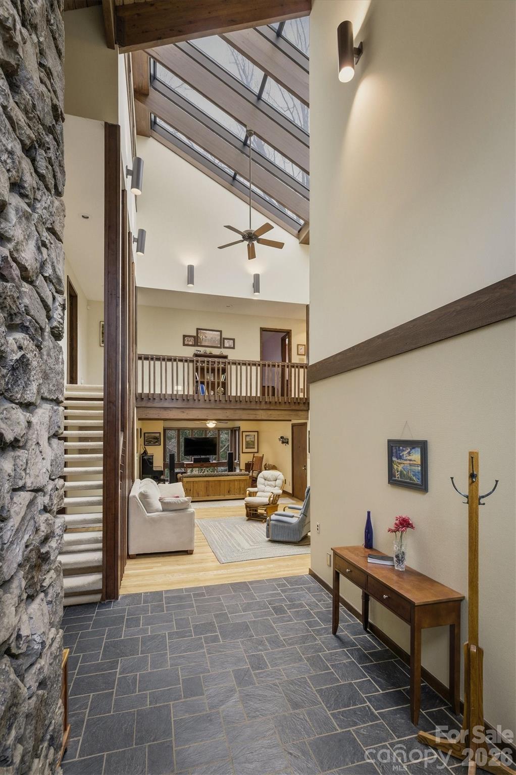 104 1/2 Woodbine Terrace