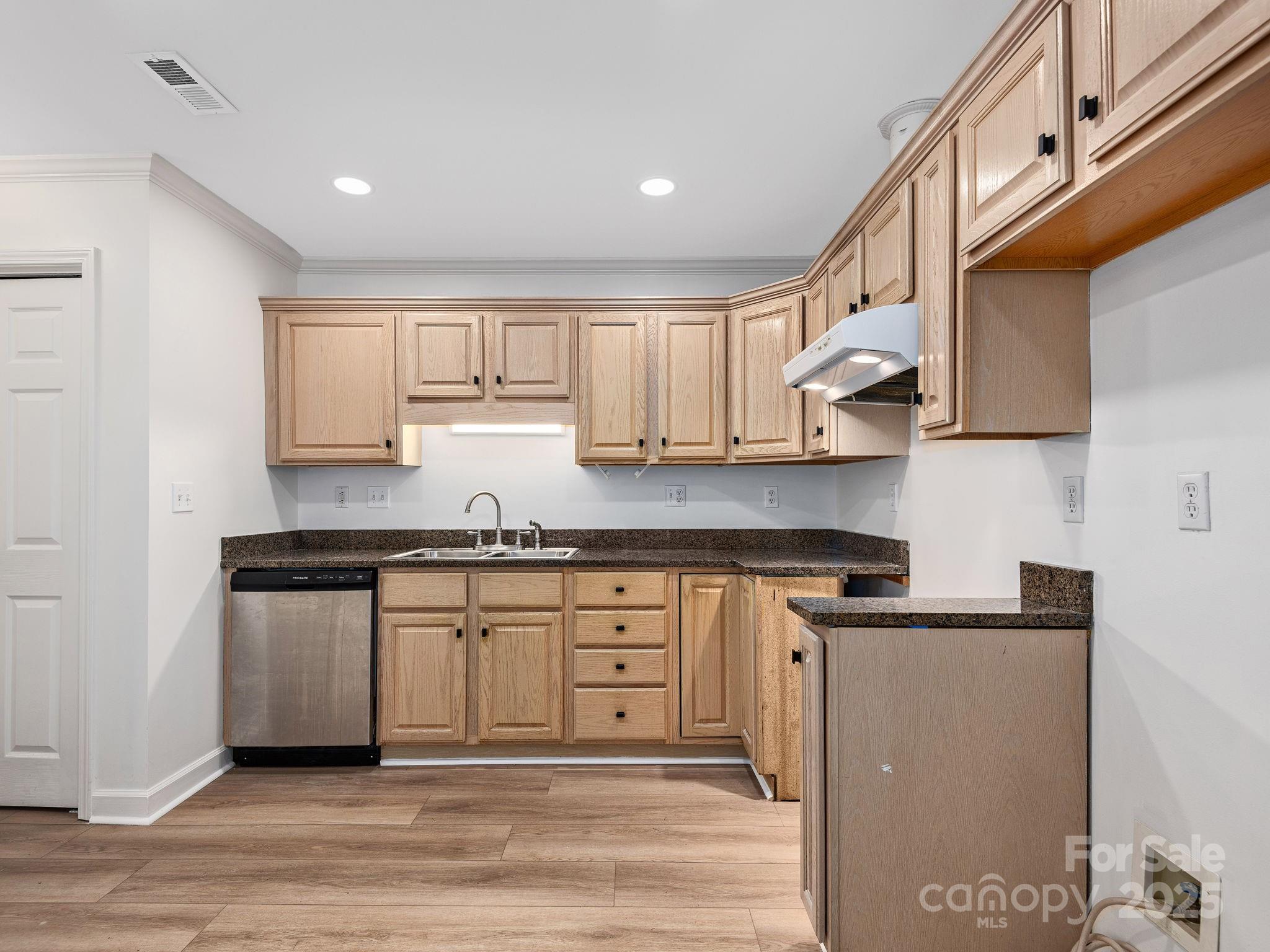 Lake Pointe Landing - Residential