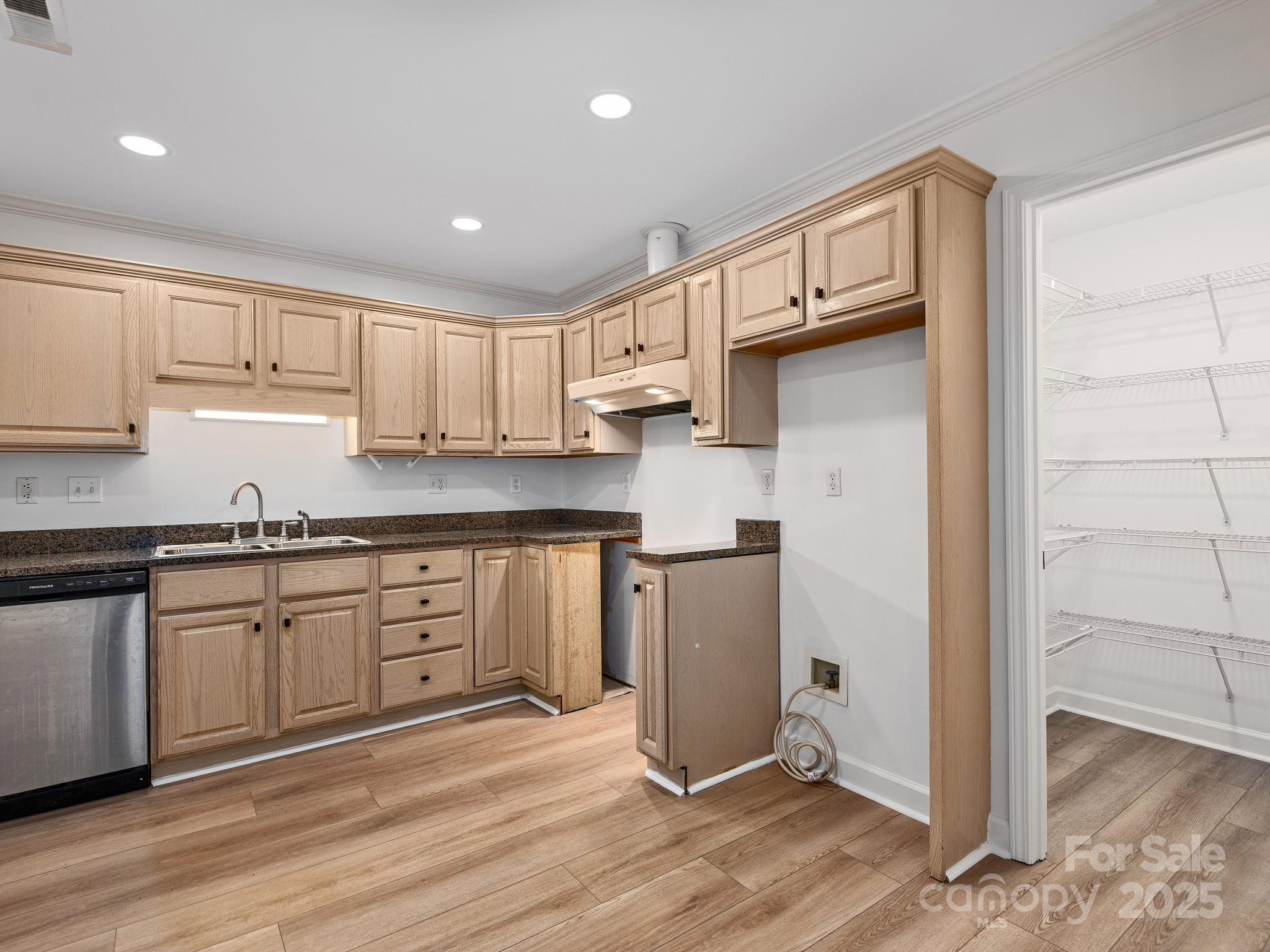 Lake Pointe Landing - Residential