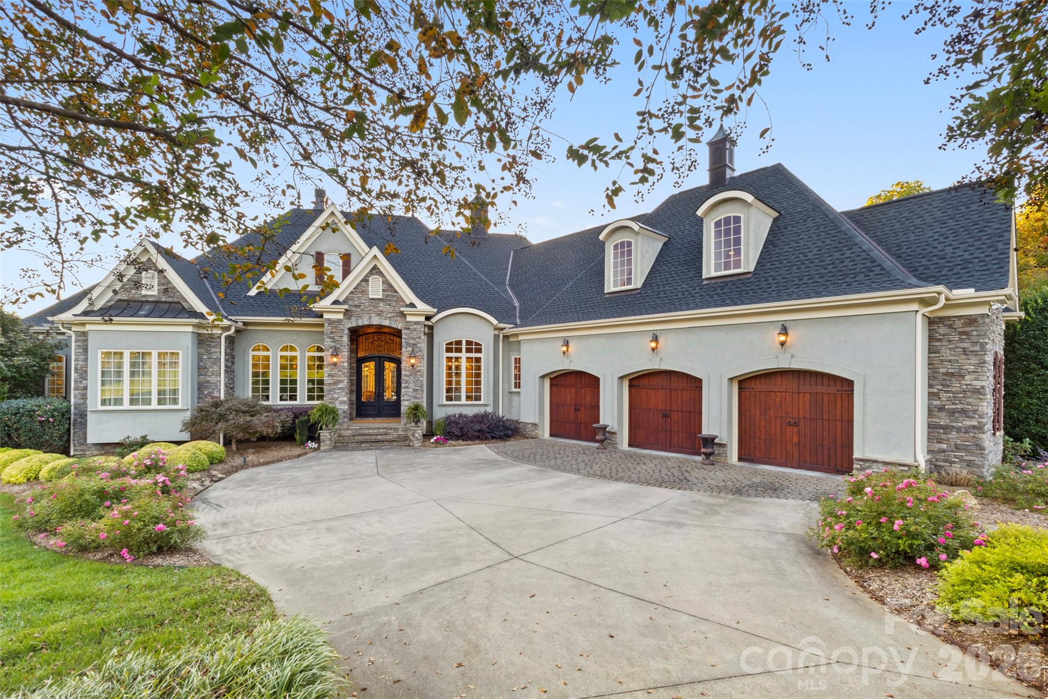 973 Pinnacle Drive