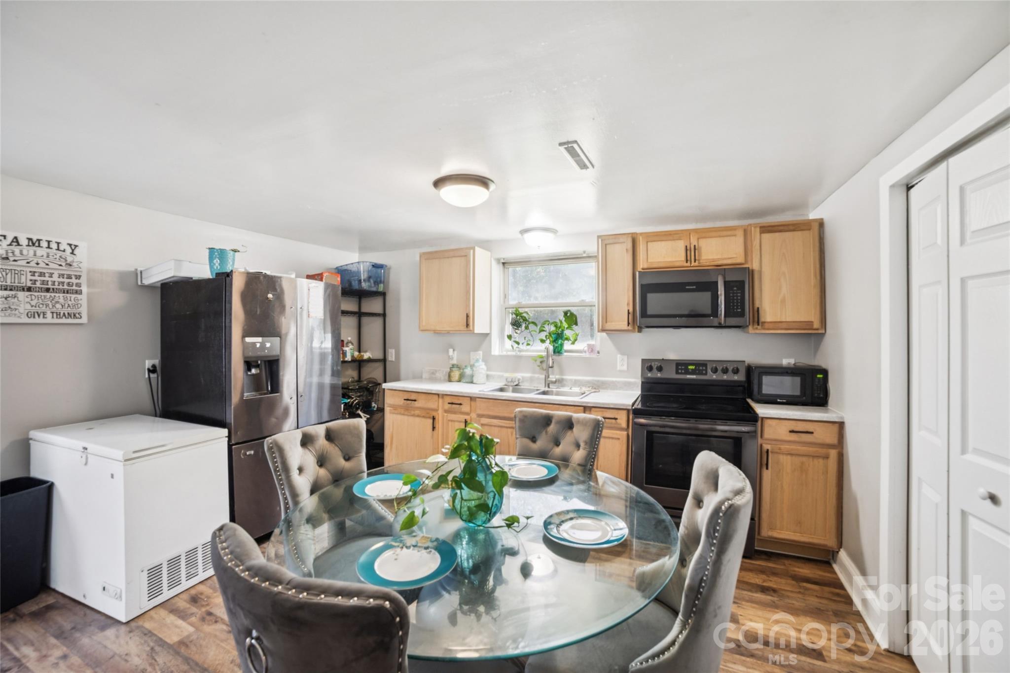 Lincoln Estates - Residential