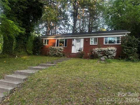 Photo of 3942 Glenville Avenue, Charlotte, NC 28215 (MLS # 4371548)