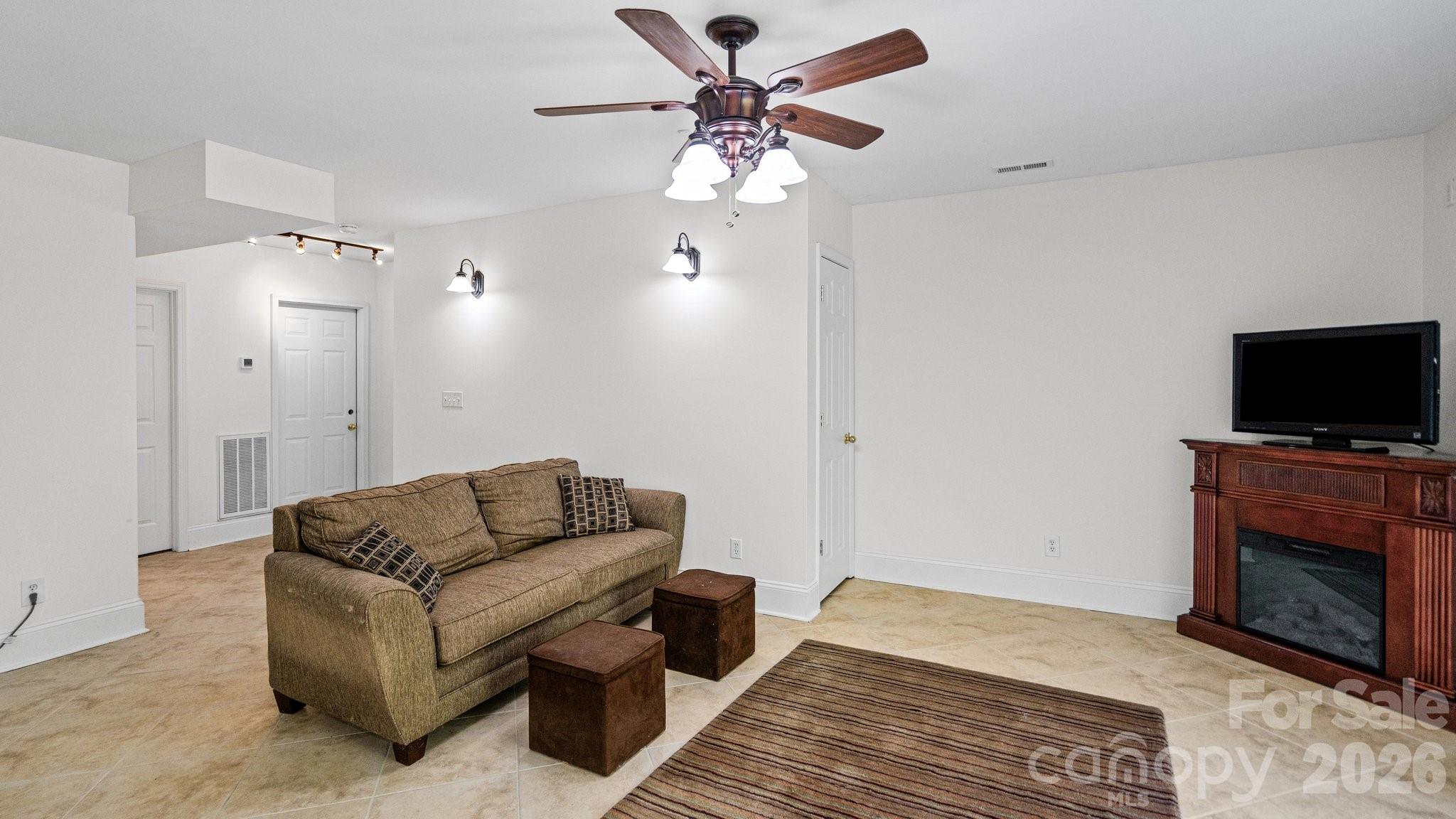 Country Woods East - Residential