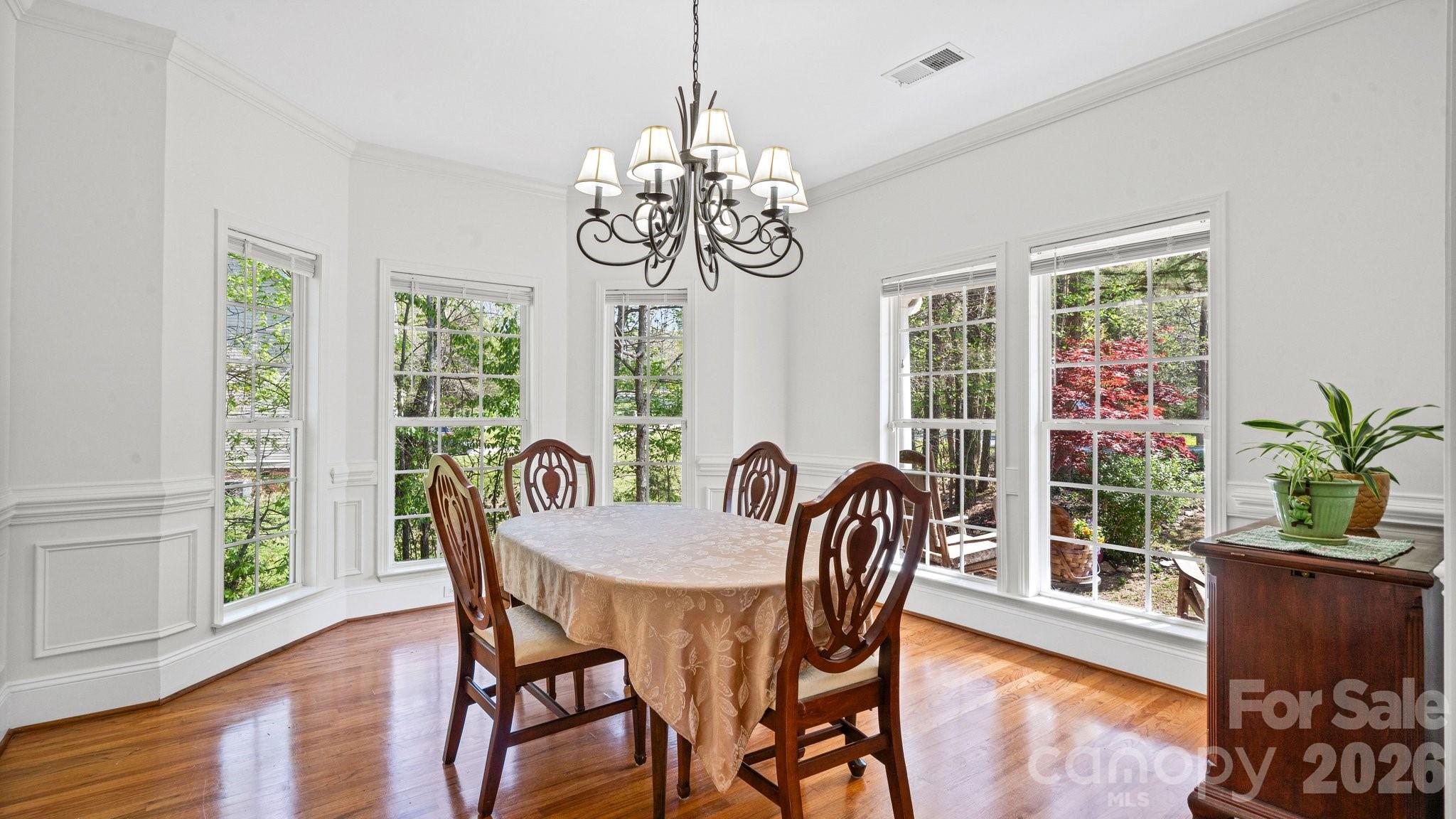 1520 Hawthorne Drive