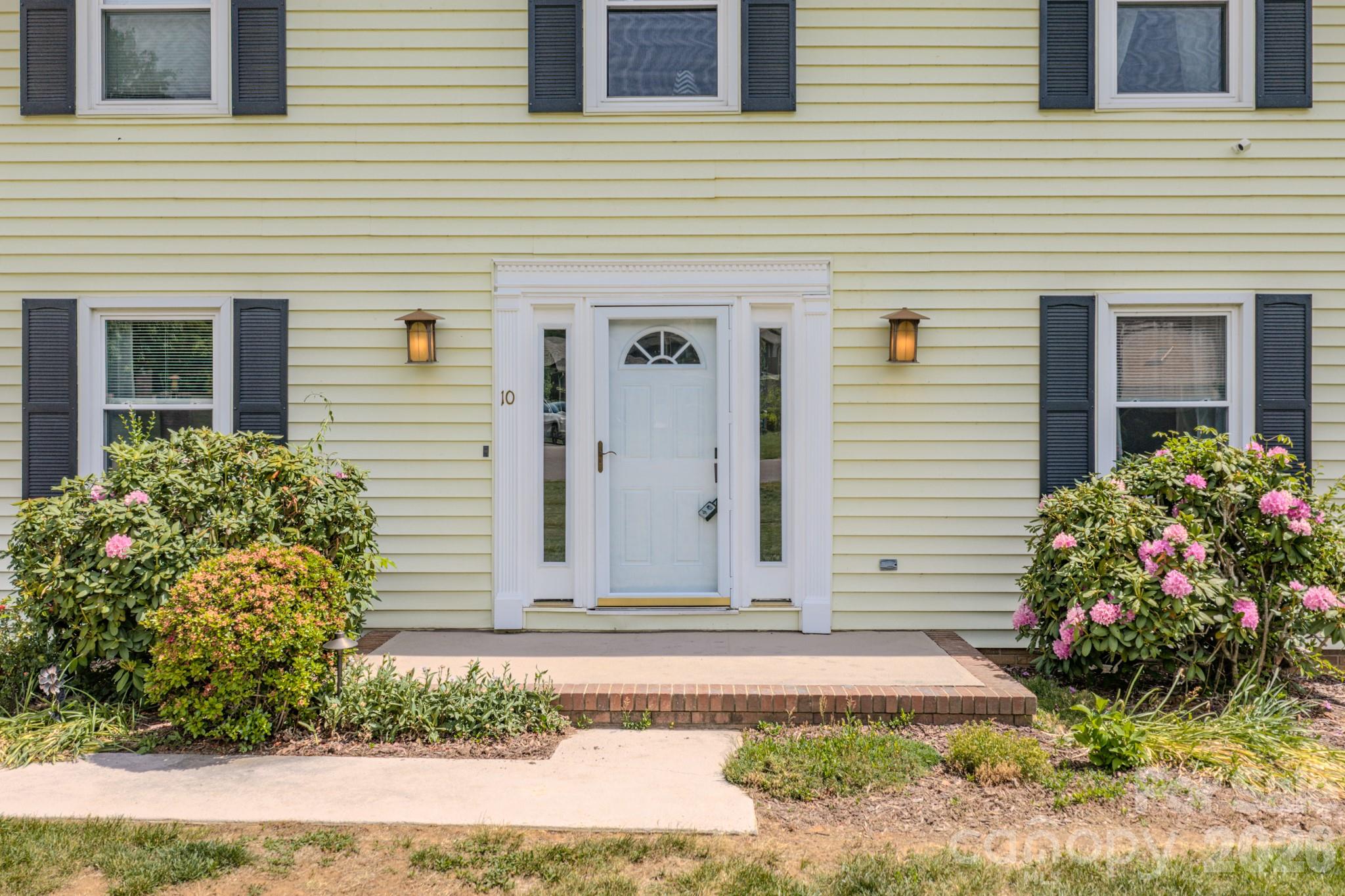 10 Arrow Place