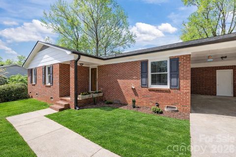Photo of 1735 Windyrush Lane, Gastonia, NC 28054 (MLS # 4365291)