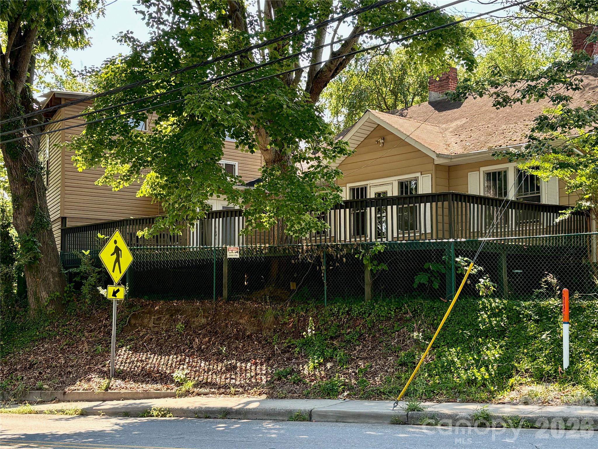 40 Brownwood Avenue