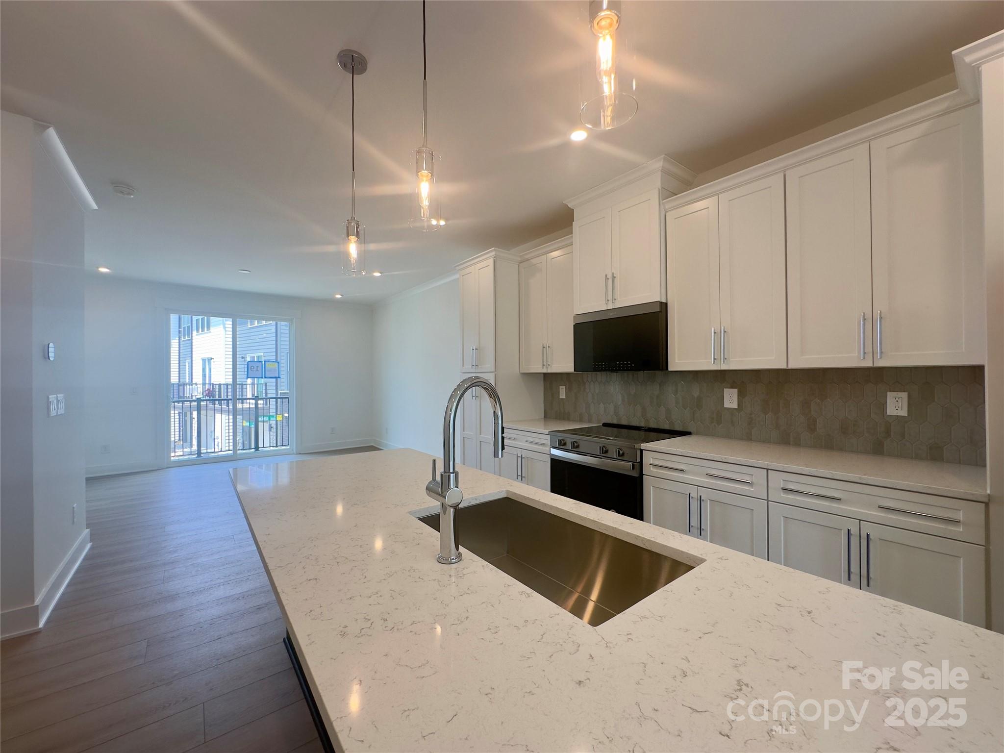 3618 S Tryon Street 19