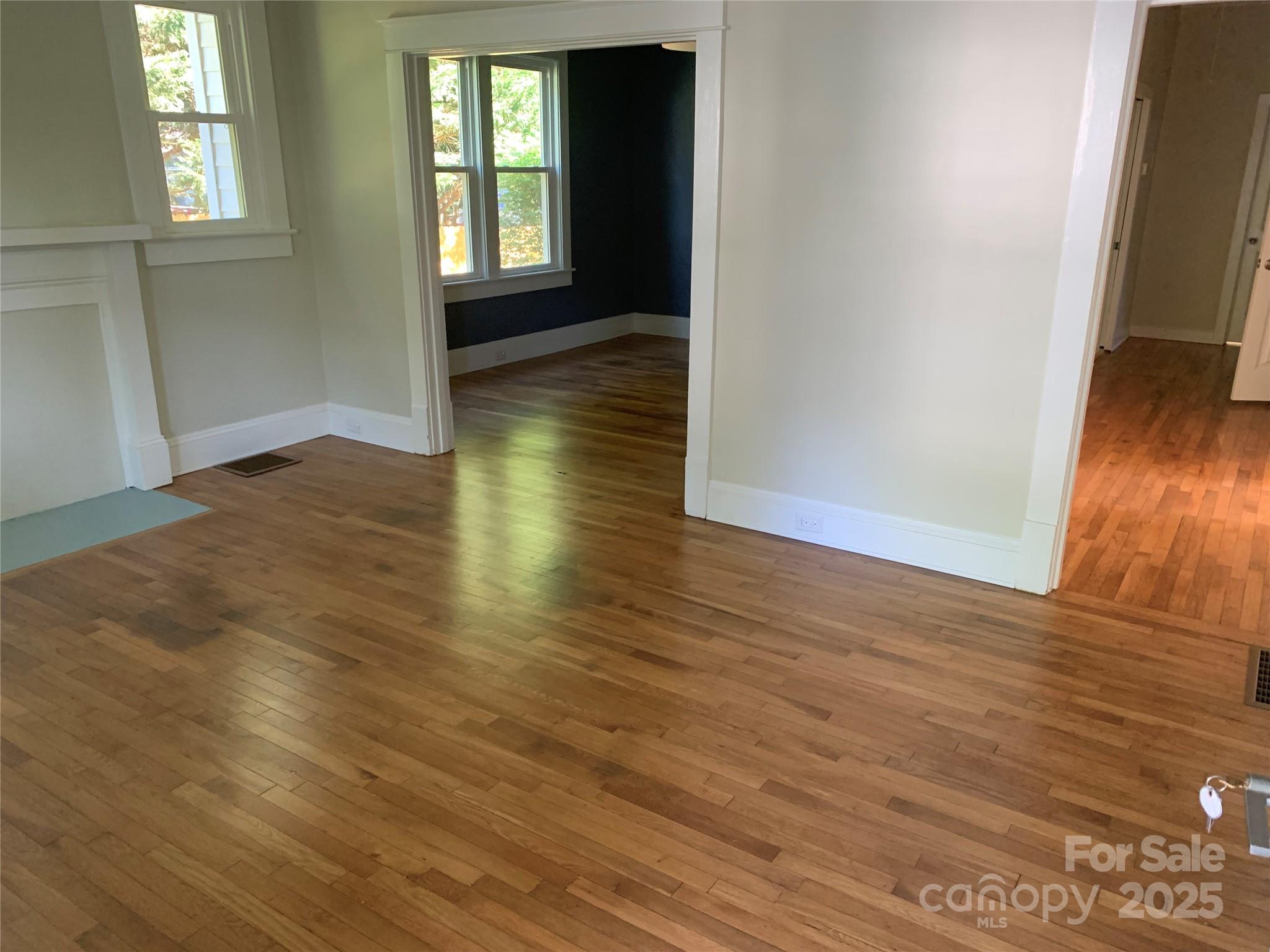 419 W 8th Street