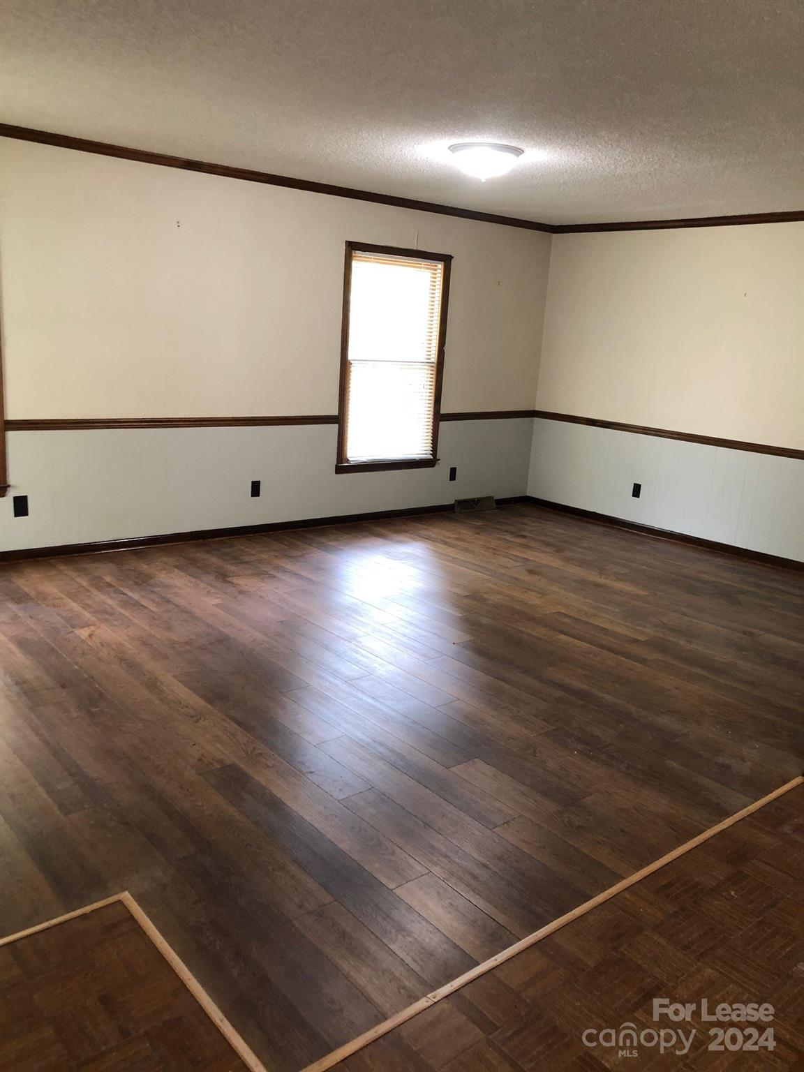 Ragin Estates - Residential Lease