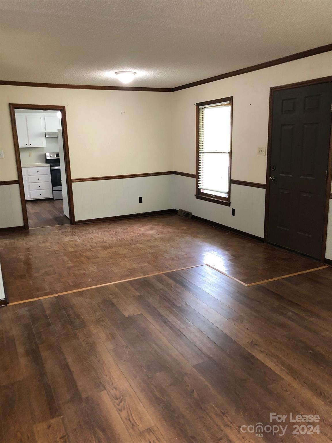 Ragin Estates - Residential Lease