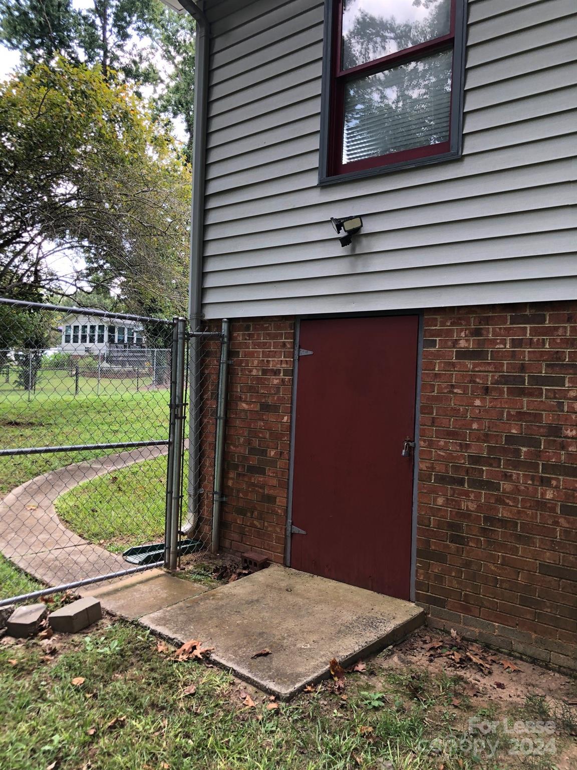 Ragin Estates - Residential Lease