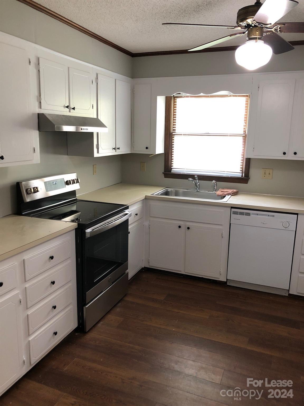 Ragin Estates - Residential Lease