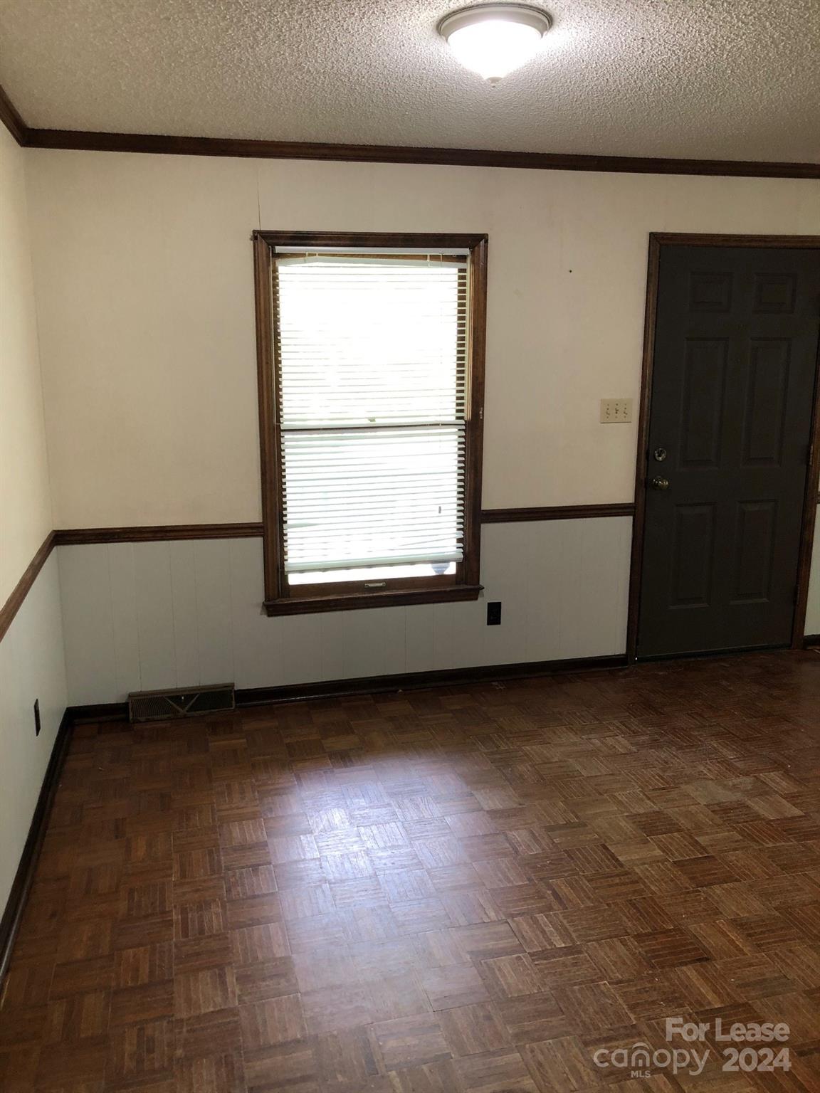 Ragin Estates - Residential Lease