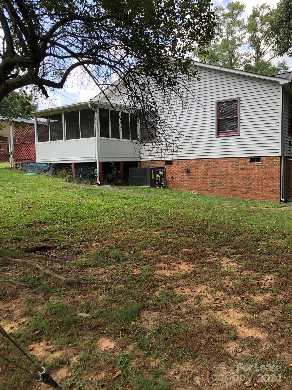 Ragin Estates - Residential Lease