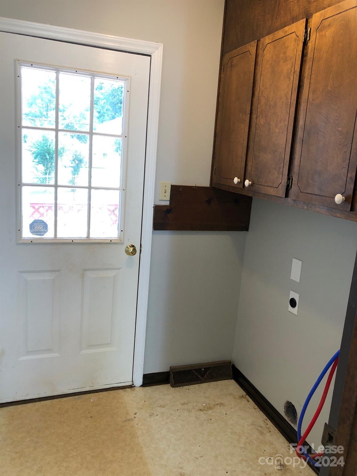 Ragin Estates - Residential Lease