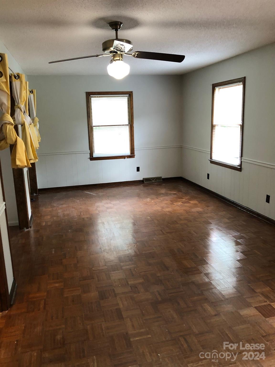 Ragin Estates - Residential Lease