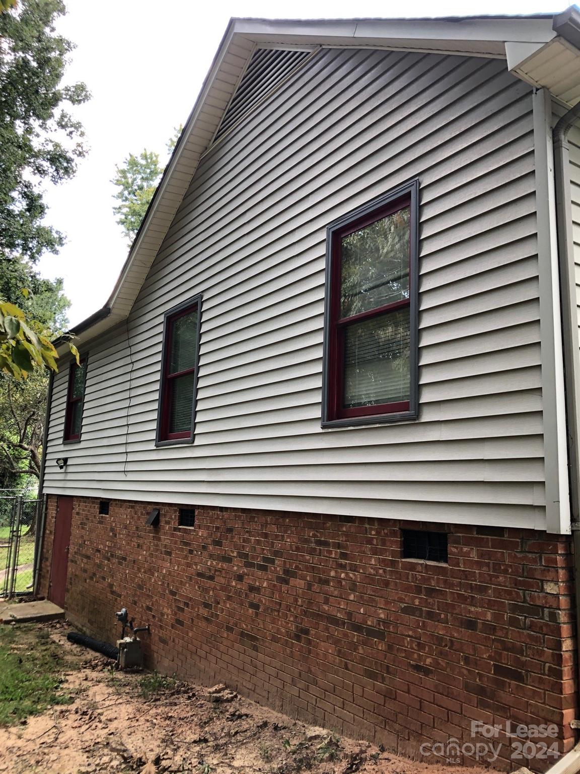 Ragin Estates - Residential Lease