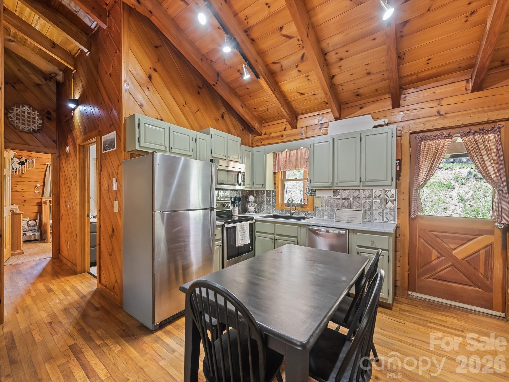 367 Robinson Road