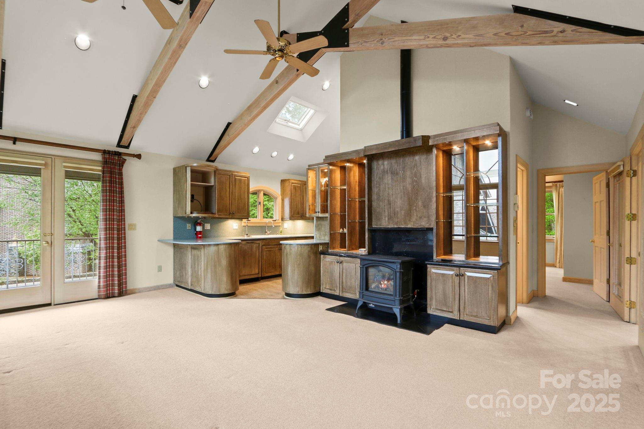 Blowing Rock, North Carolina 28605, United States, 4 Bedrooms Bedrooms, ,5 BathroomsBathrooms,Residential,Active,138826