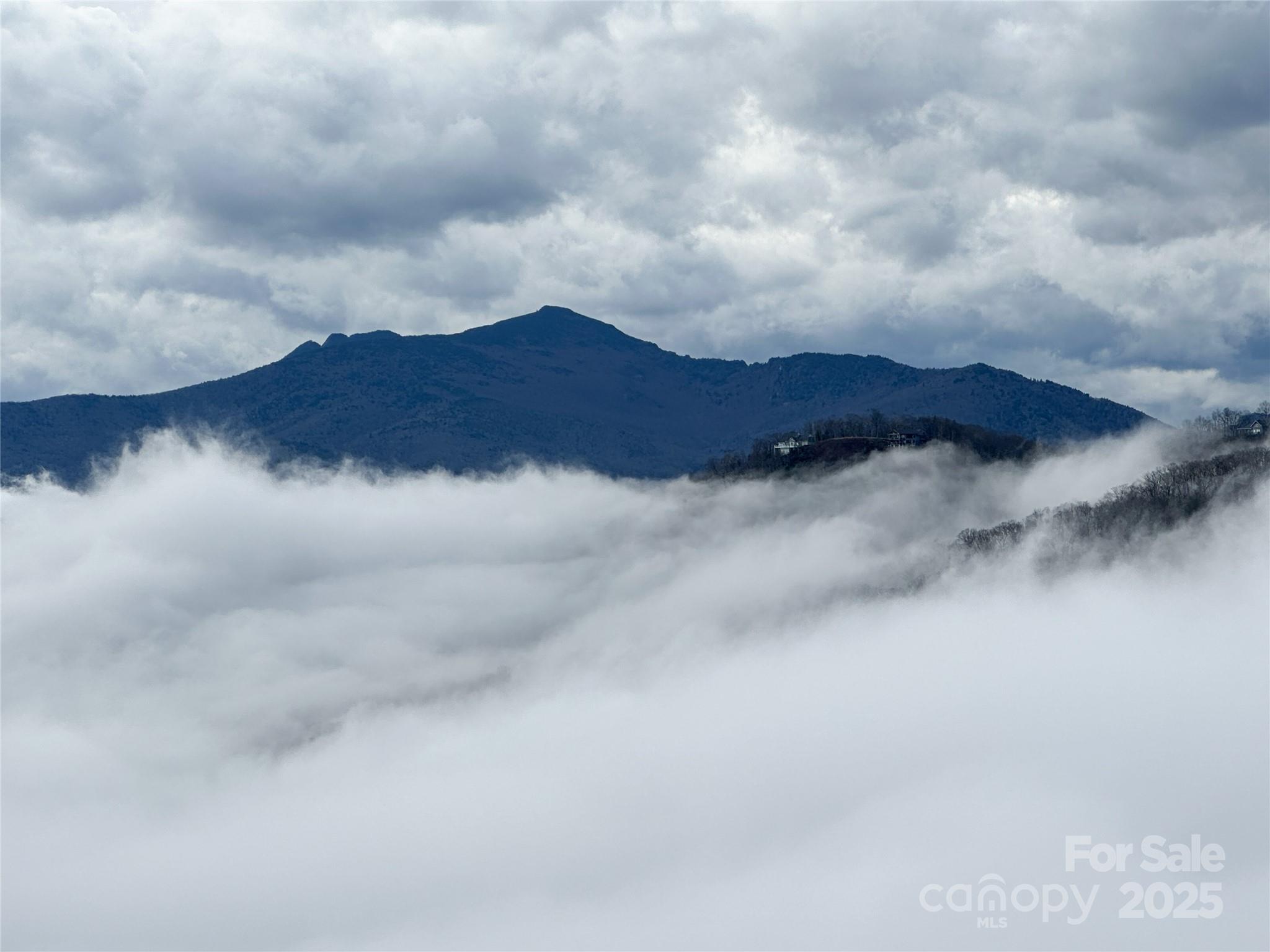 Blowing Rock, North Carolina 28605, United States, 4 Bedrooms Bedrooms, ,5 BathroomsBathrooms,Residential,Active,138826