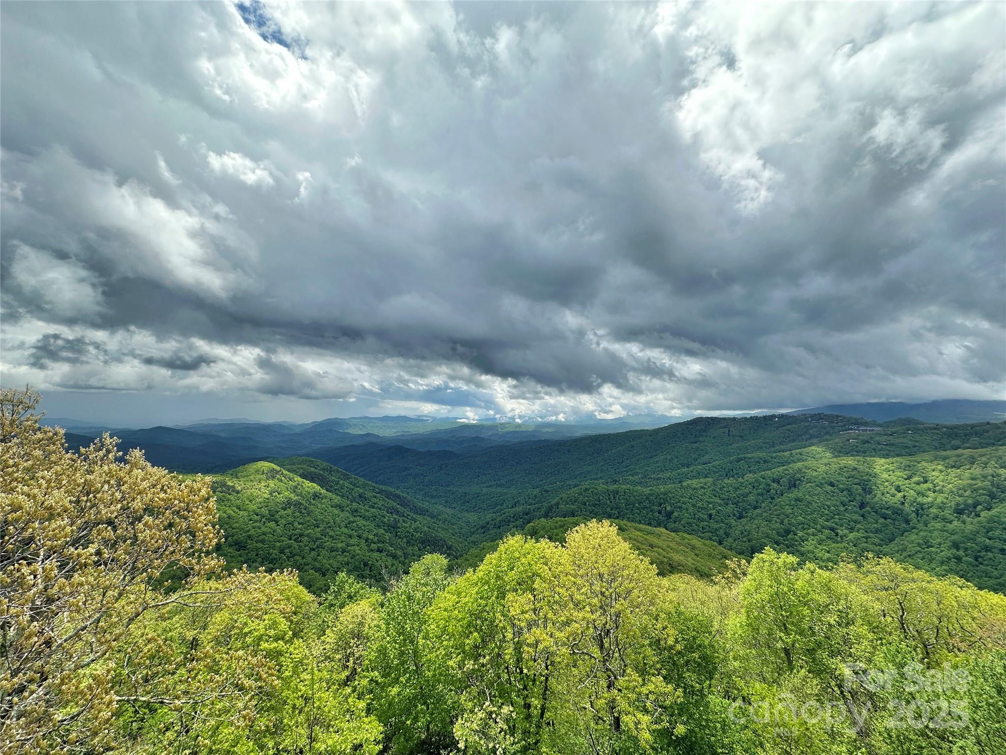 Blowing Rock, North Carolina 28605, United States, 4 Bedrooms Bedrooms, ,5 BathroomsBathrooms,Residential,Active,138826