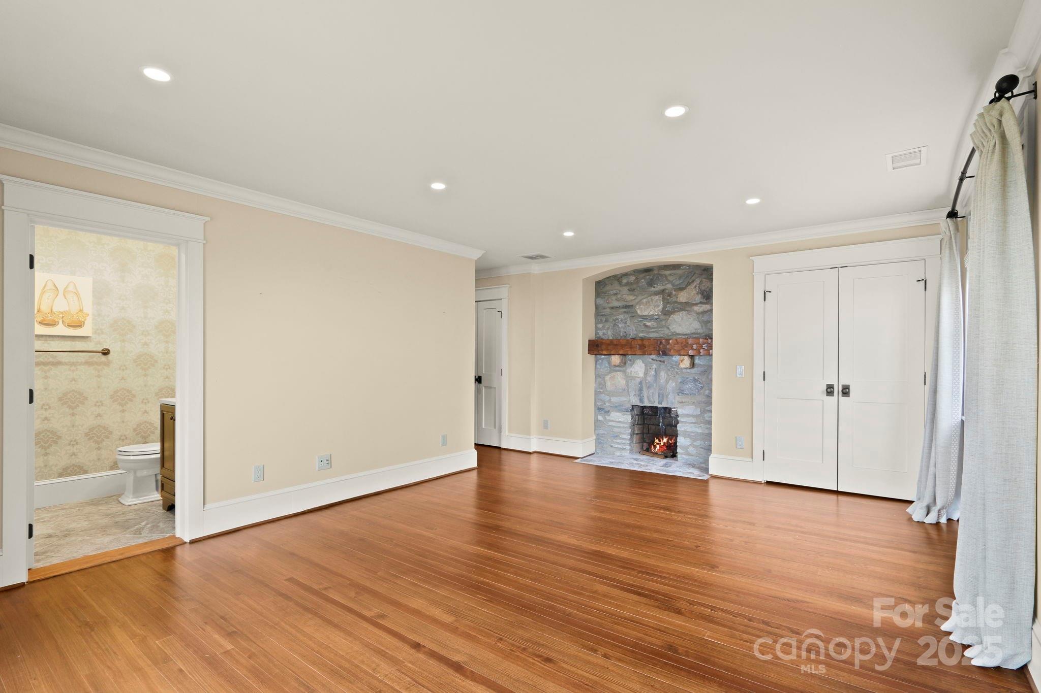 Blowing Rock, North Carolina 28605, United States, 4 Bedrooms Bedrooms, ,5 BathroomsBathrooms,Residential,Active,138826