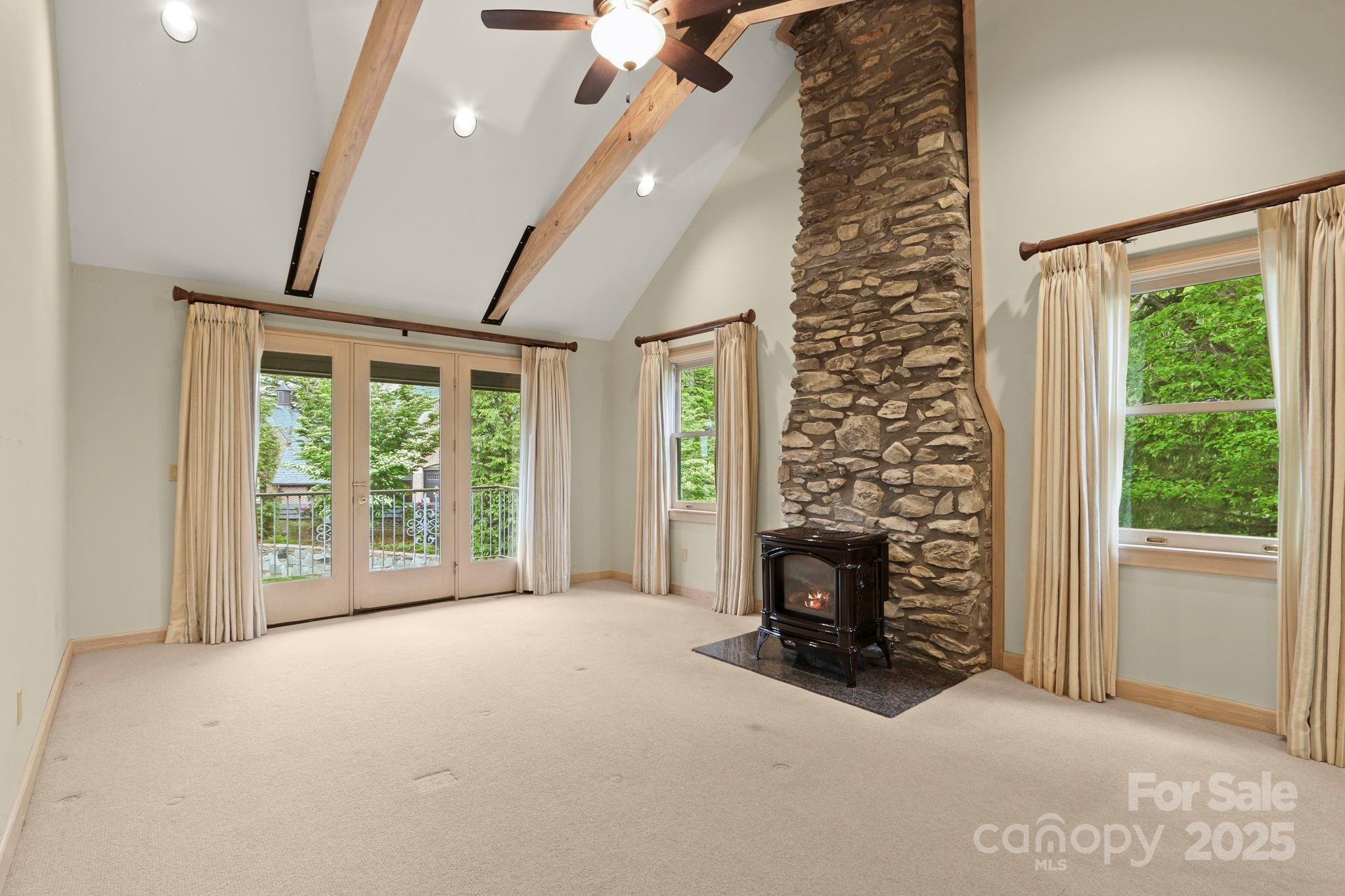 Blowing Rock, North Carolina 28605, United States, 4 Bedrooms Bedrooms, ,5 BathroomsBathrooms,Residential,Active,138826