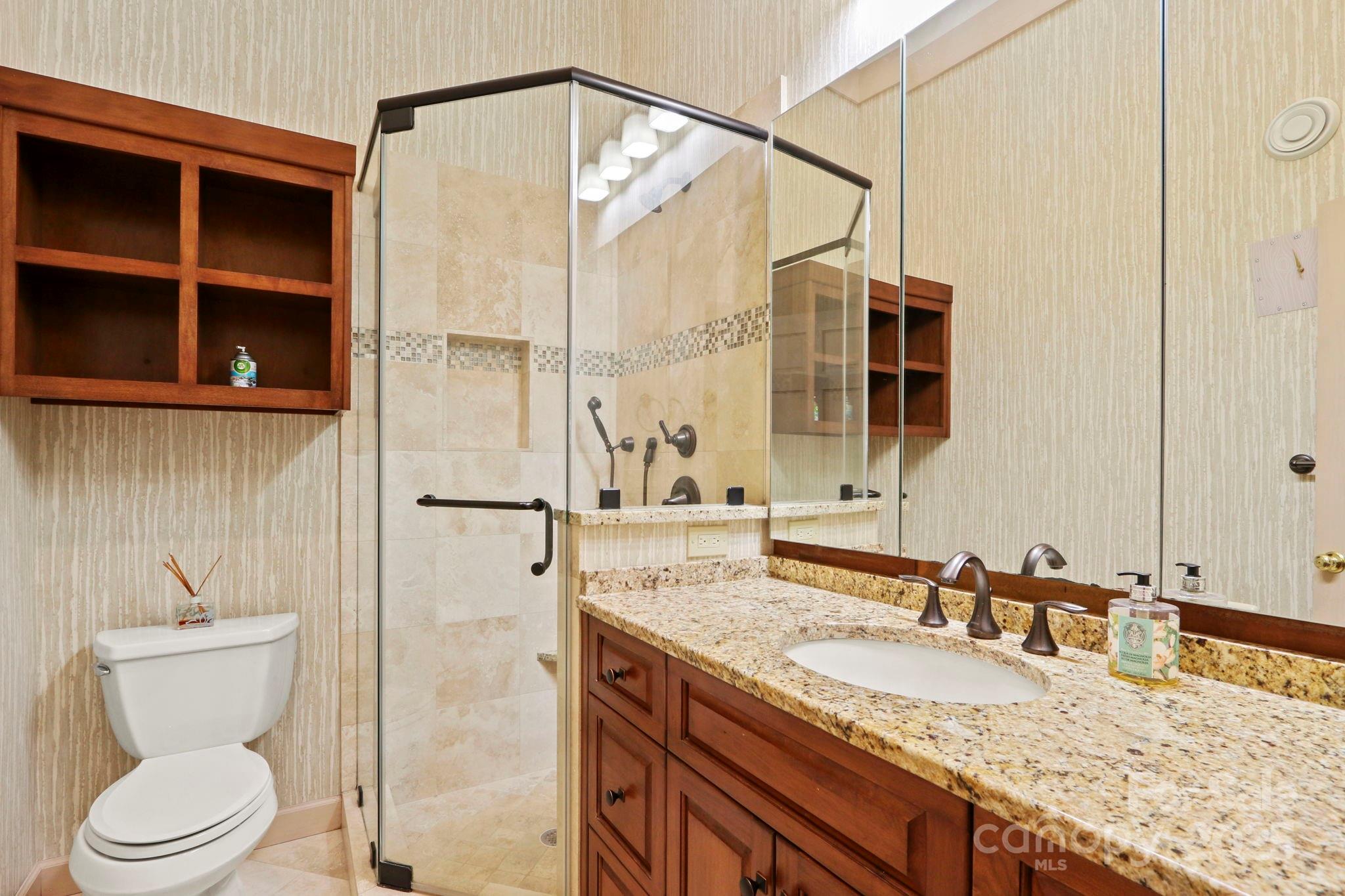 Blowing Rock, North Carolina 28605, United States, 4 Bedrooms Bedrooms, ,5 BathroomsBathrooms,Residential,Active,138826