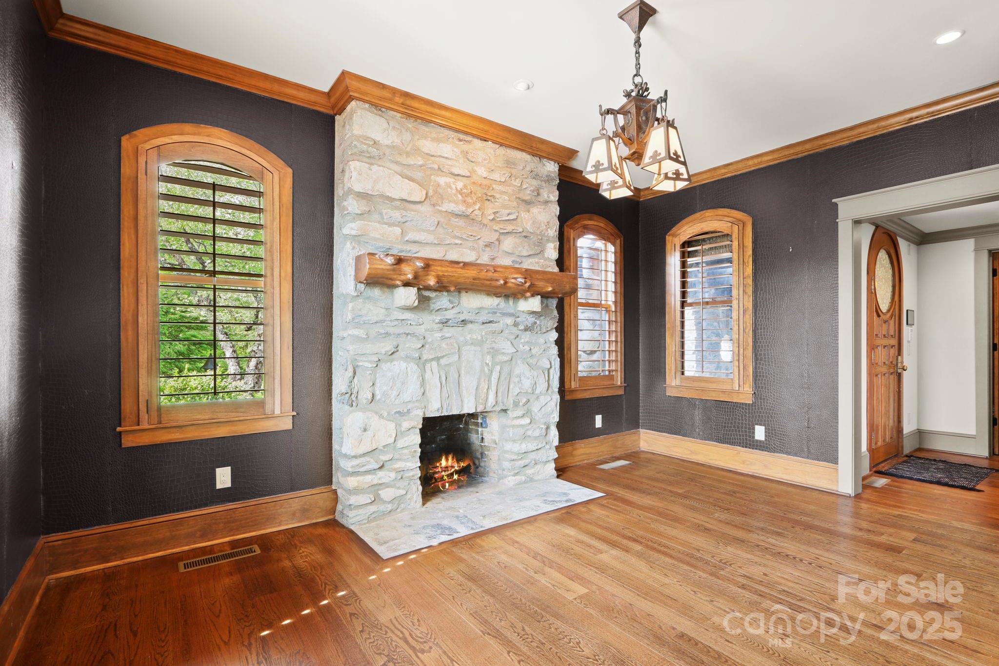 Blowing Rock, North Carolina 28605, United States, 4 Bedrooms Bedrooms, ,5 BathroomsBathrooms,Residential,Active,138826