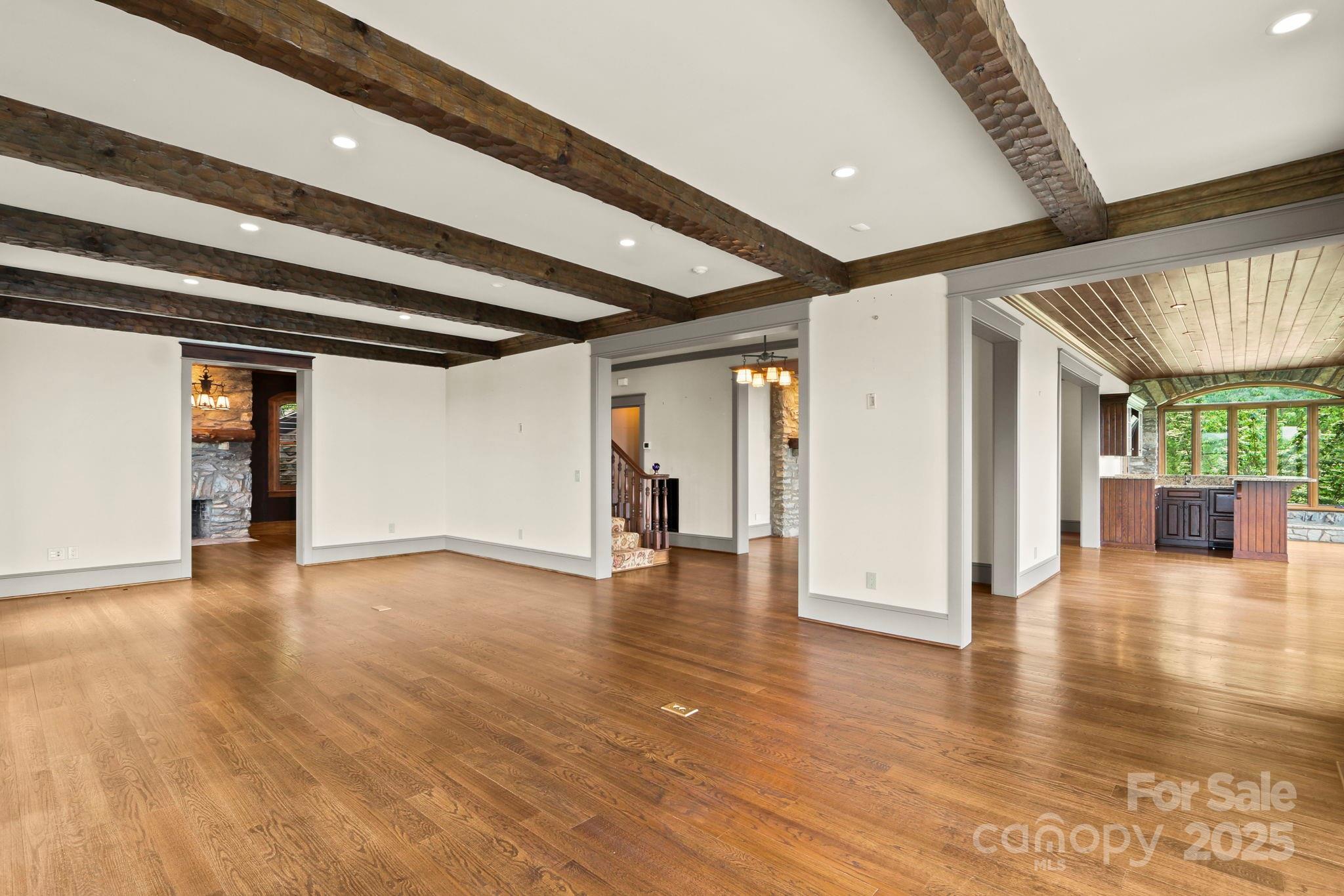 Blowing Rock, North Carolina 28605, United States, 4 Bedrooms Bedrooms, ,5 BathroomsBathrooms,Residential,Active,138826