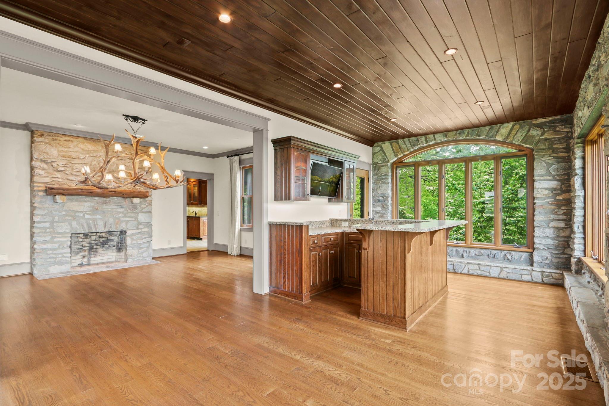 Blowing Rock, North Carolina 28605, United States, 4 Bedrooms Bedrooms, ,5 BathroomsBathrooms,Residential,Active,138826