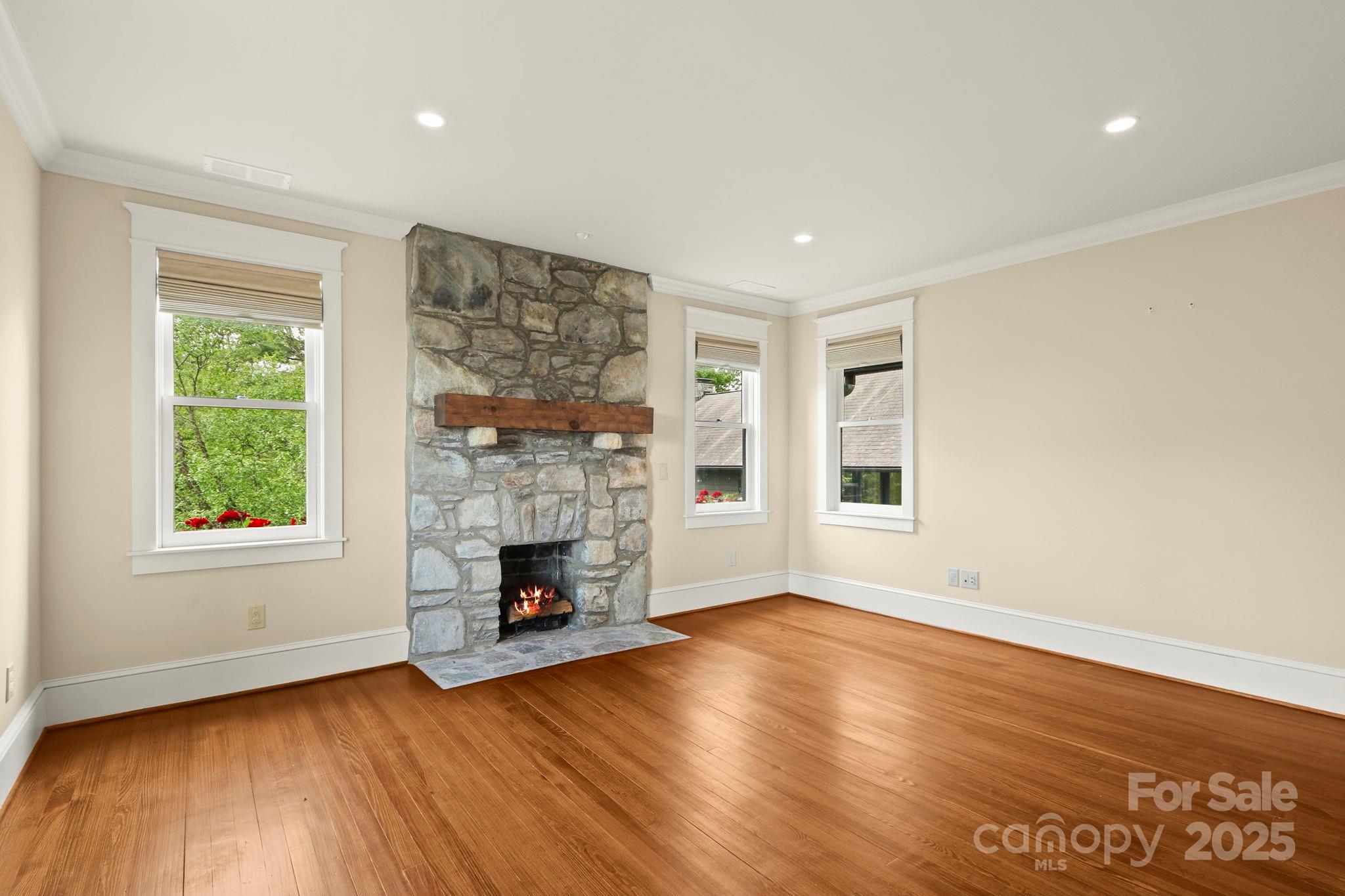 Blowing Rock, North Carolina 28605, United States, 4 Bedrooms Bedrooms, ,5 BathroomsBathrooms,Residential,Active,138826