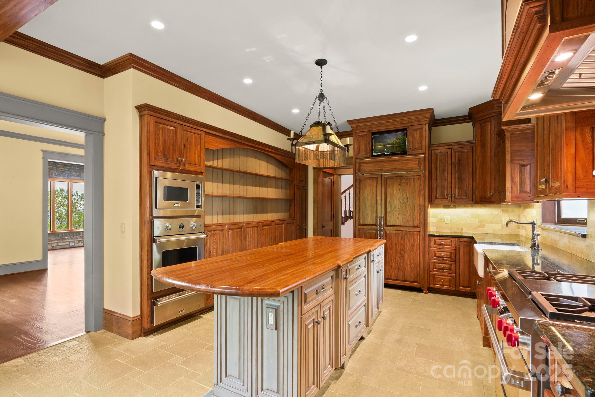 Blowing Rock, North Carolina 28605, United States, 4 Bedrooms Bedrooms, ,5 BathroomsBathrooms,Residential,Active,138826