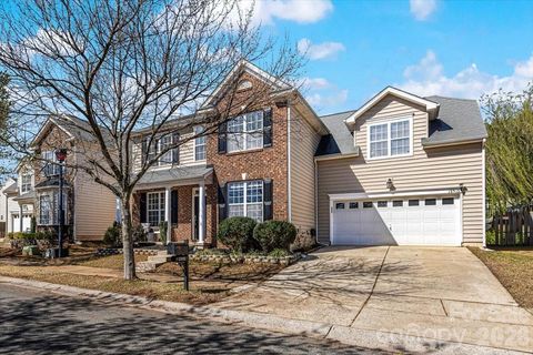 Photo of 13915 Holly Stream Drive, Huntersville, NC 28078 (MLS # 4358247)