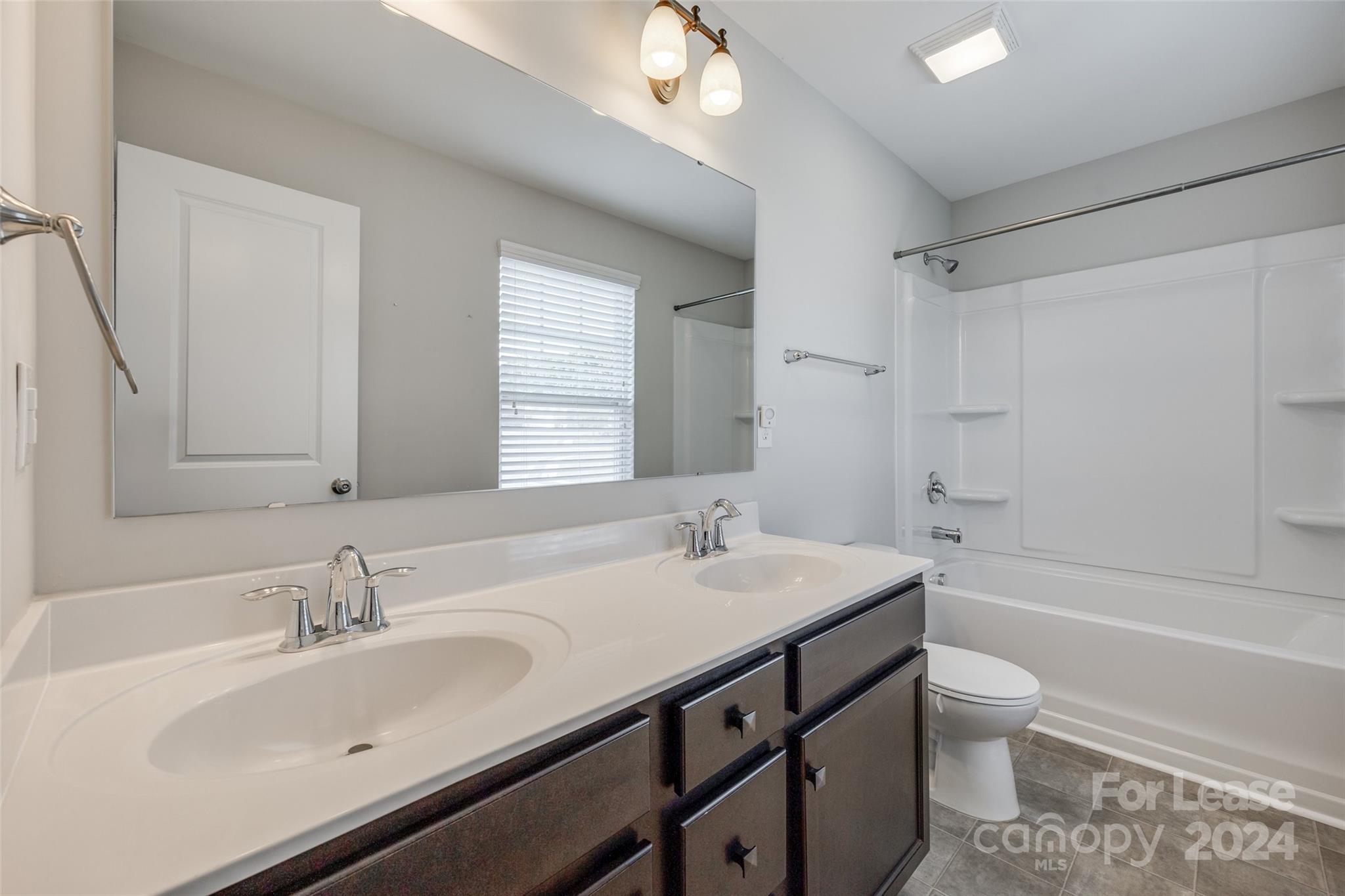 oaks at clover - Residential Lease