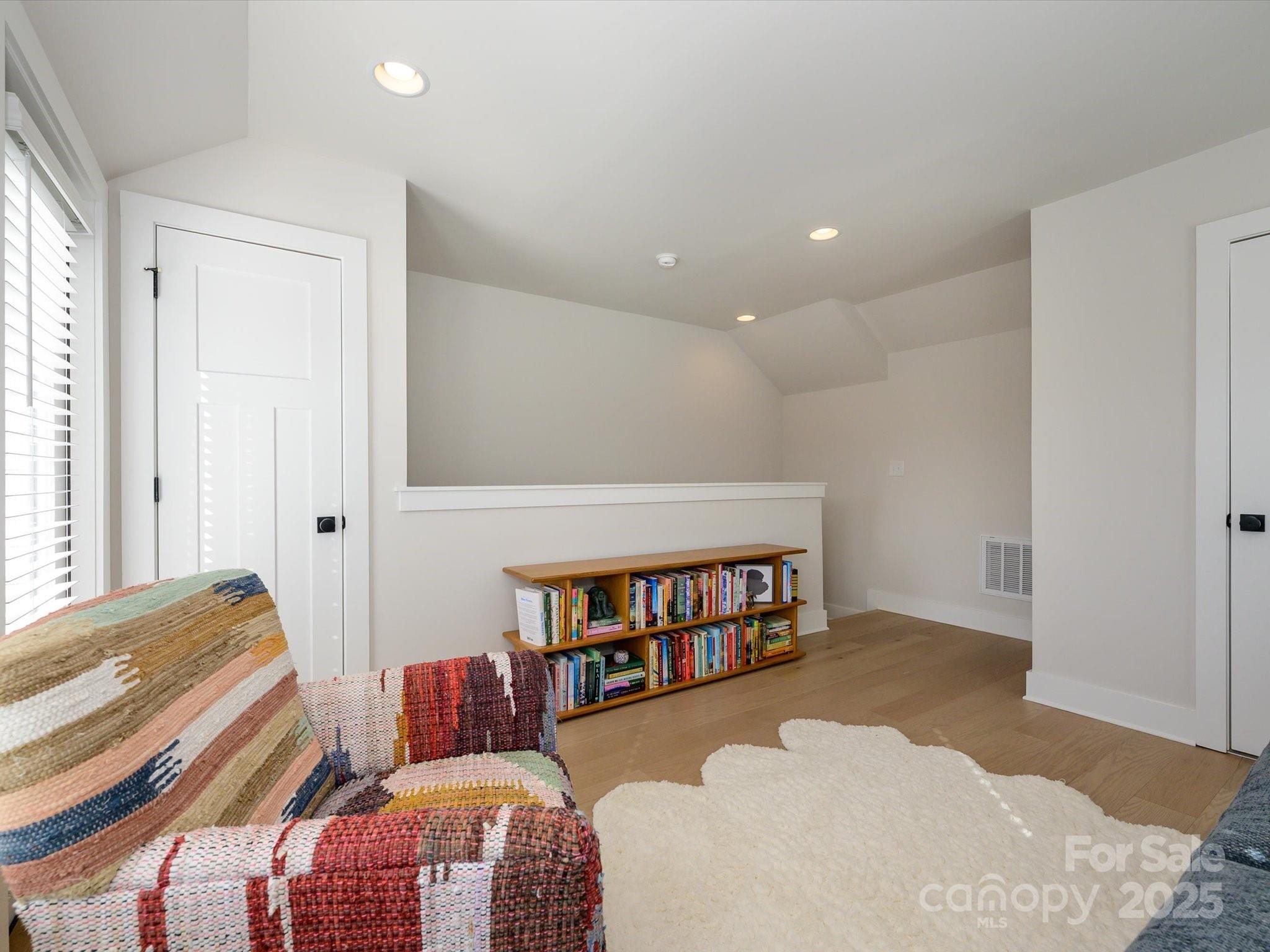 LOSO Terraces - Residential