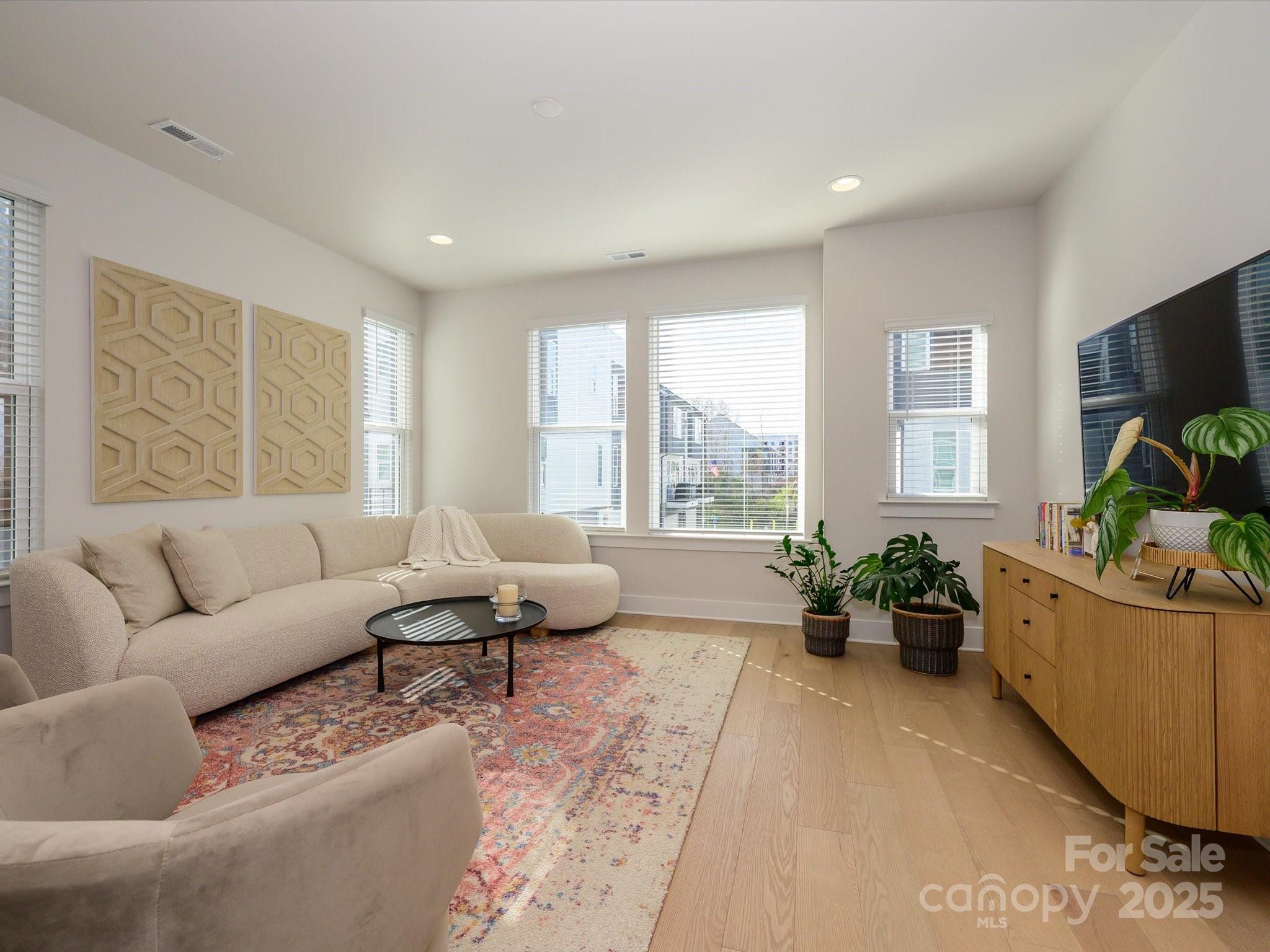 LOSO Terraces - Residential